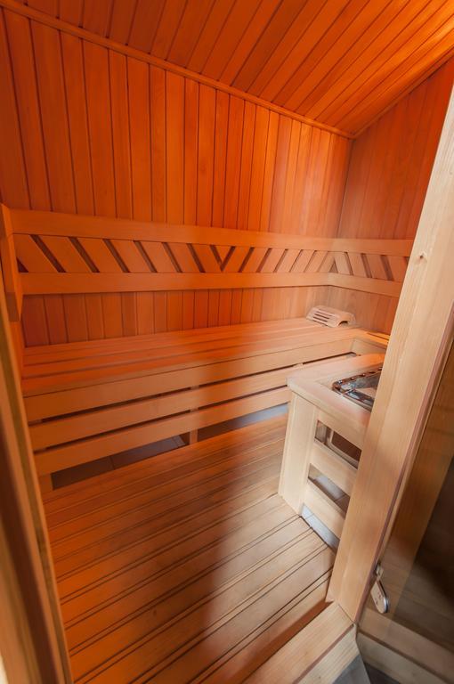 Hotel Hemera Podgorica Exterior foto A Finnish sauna