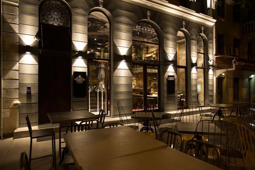 Hotel Hemera Podgorica Exterior foto The restaurant at night