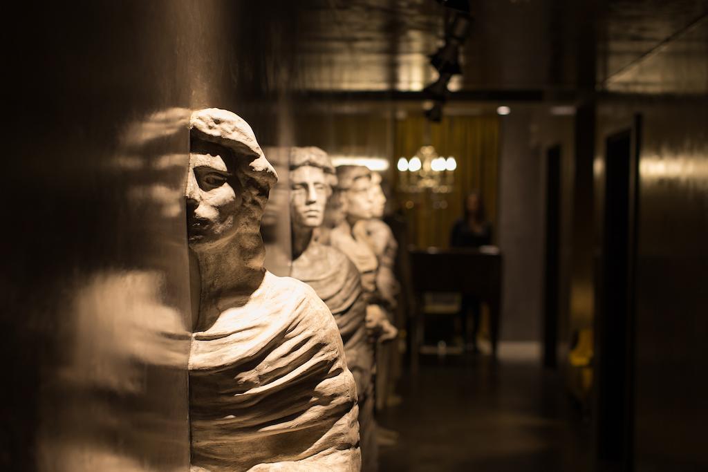 Hotel Hemera Podgorica Exterior foto Mummies at the Royal Ontario Museum